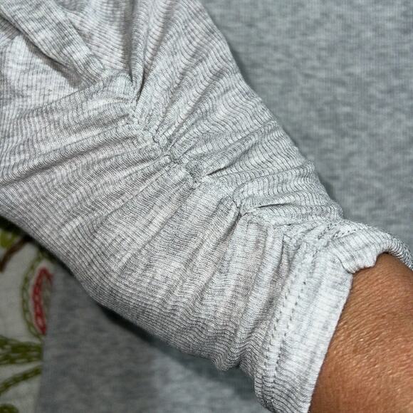 FABLETICS medium womens long sleeve turtleneck top shirred sleeve opening grey - Picture 5 of 11